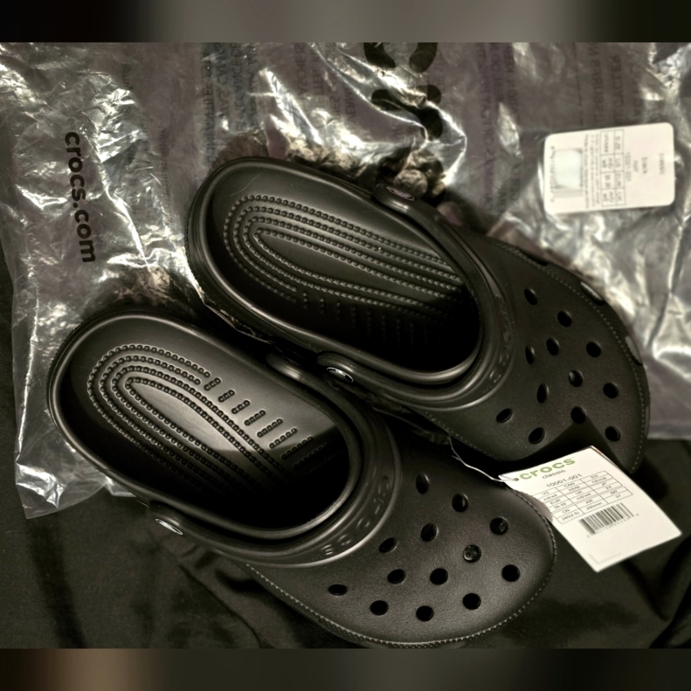 Black Crocs Clogs M6/.W8